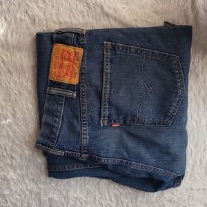 Levi 559 red tab relaxed/ straight fit